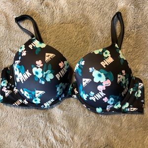 Victoria’s Secret PINK Wear Everywhere T-shirt Lightly Lined